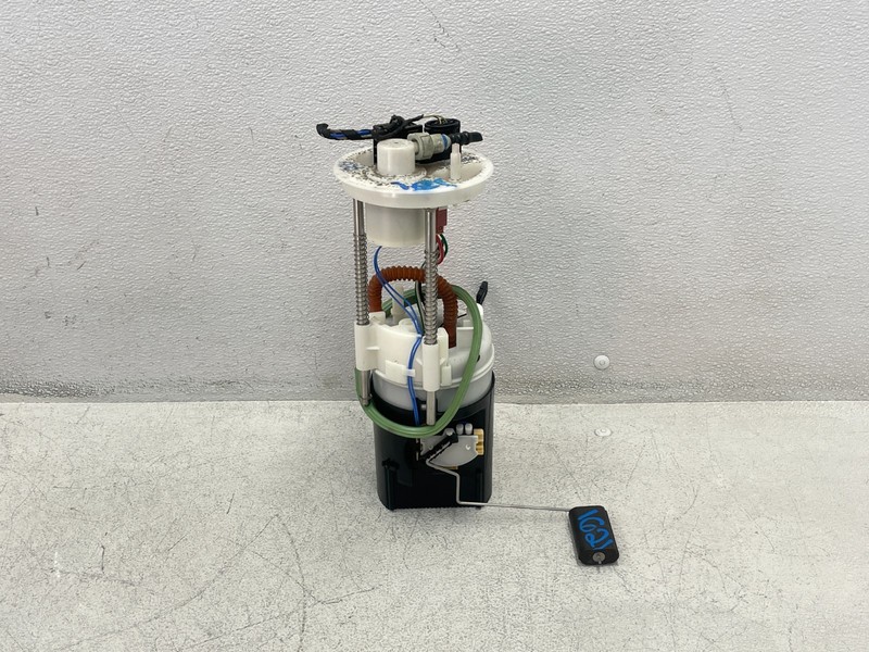 15 16 17 18 BMW X5 M F85 Gas Tank Fuel Pump Sending Unit 4.4L 1621 OEM