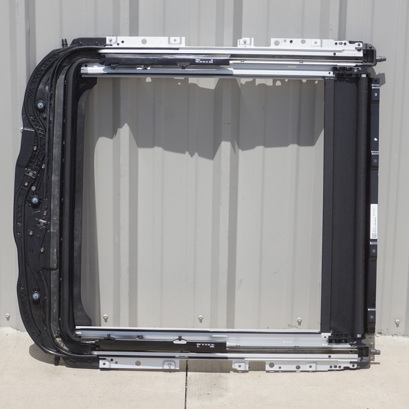 2021 - 2025 BMW 228i F44 Gran Coupe Panoramic Sunroof Frame Track W/ Sunshade