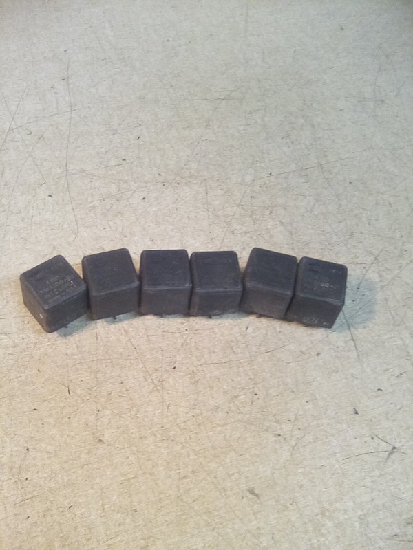 Lot Of 6 Hella 12V 4RD 960388-20 5 Prong Relays