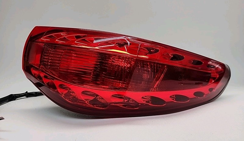 2009-2017 INFINITI FX35 FX37 FX50 QX70 RIGHT PASSENGER SIDE OUTER TAILLIGHT OEM