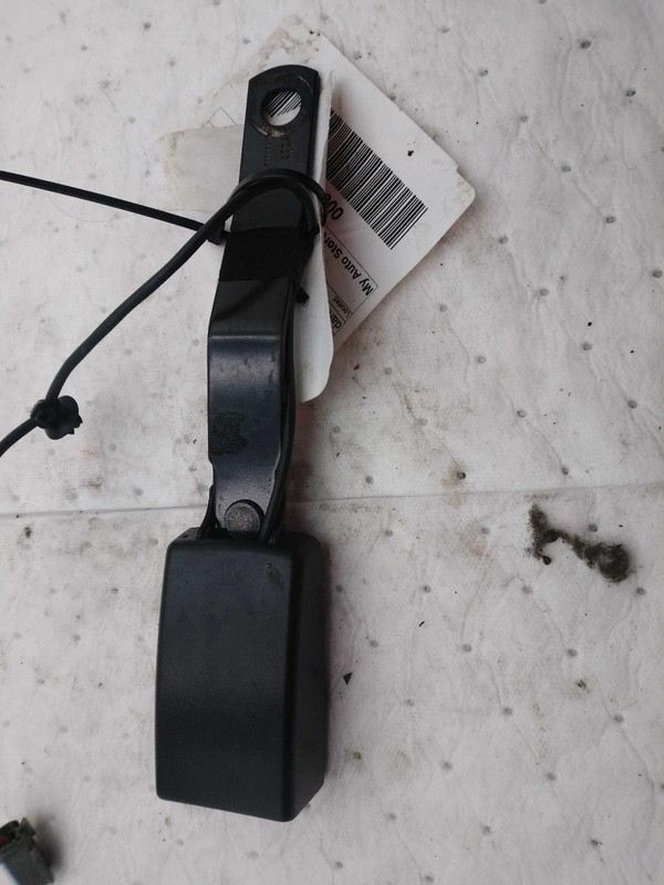 2017 Dodge Journey OEM Black Seat Belt Buckle 4DR 101K Miles - Used
