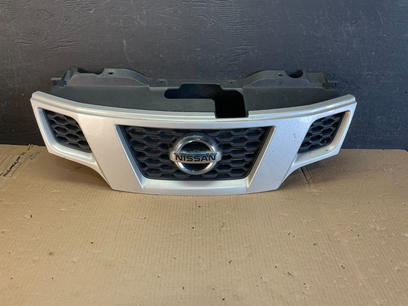 2013 to 2019 Nissan NV200 Front Upper Grill Grille Oem AE3632 DG