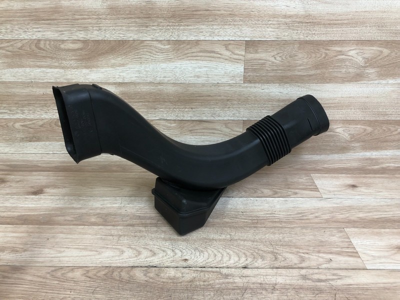 BMW F10 F01 F02 550 650 750 OEM FRONT ENGINE MOTOR AIR INTAKE DUCT TUBE 09-16 4