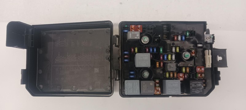 15-'16 BUICK ENCORE Engine Fuse Box OEM 1 Year Warranty!