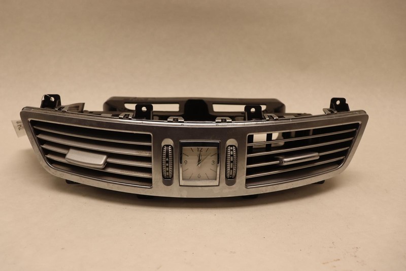 2007-2011 MERCEDES S-CLASS S550 W221 CENTER DASHBOARD AIR VENT W/ CLOCK OEM