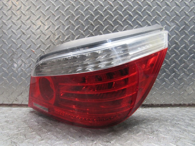 2008-2010 BMW 528I RIGHT REAR PASSENGER TAIL LAMP QUARTER PANEL MOUNTED