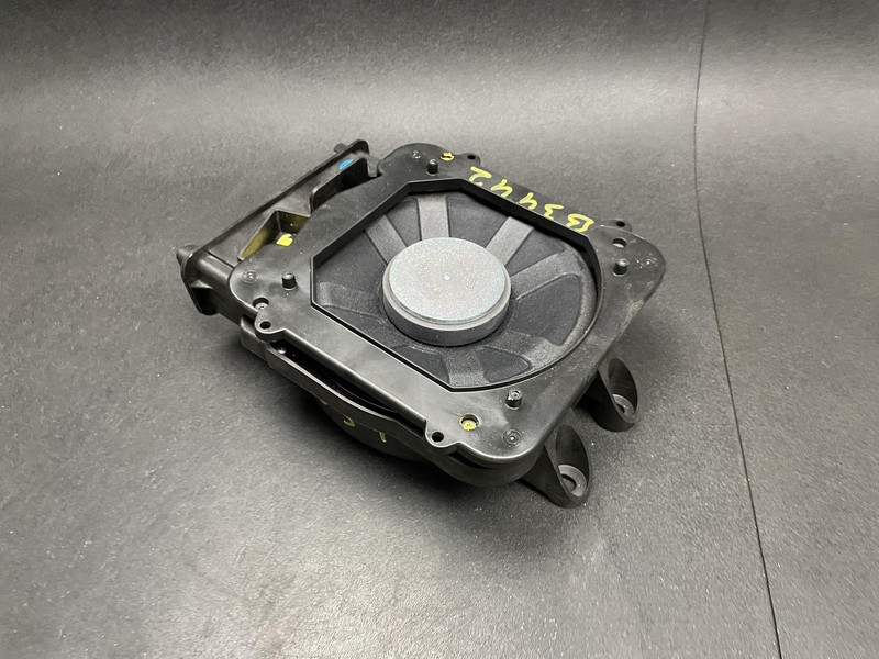 Front Right Subwoofer Speaker 2018 BMW X1 65129278066 2016 2017 2019 2020 - 2022