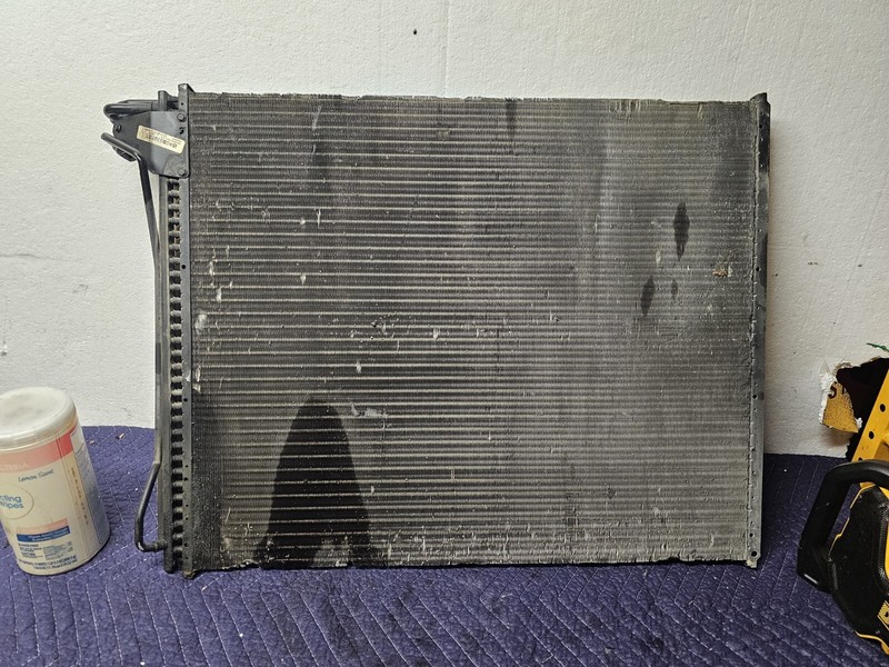 1997 - 2003 Ford Van E150 E250 E350 E450 Ac Condenser Air Conditioning