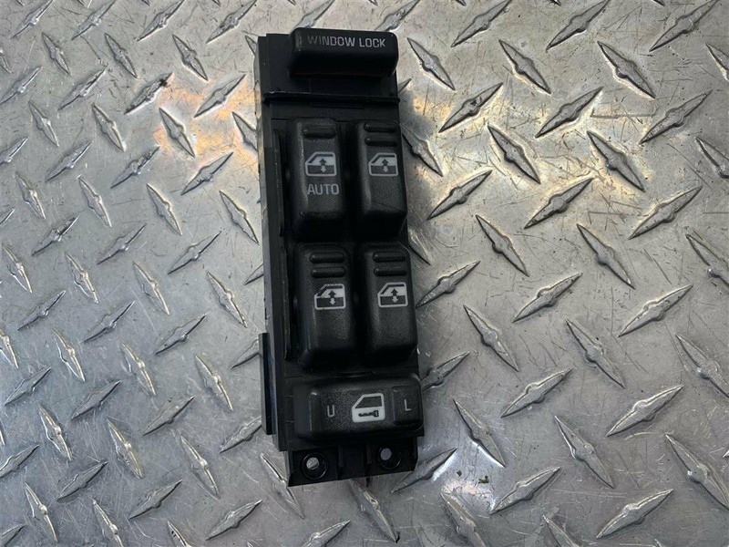 2000-2002 CHEVY TAHOE DRIVERS MASTER WINDOW LOCK CONTROL SWITCH OEM 15062650