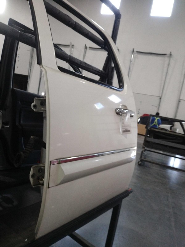 2008 Chevrolet Suburban 1500 Left Door White Good Condition 4DR SUV 138328