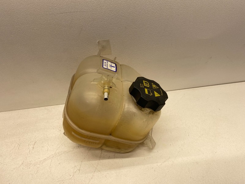 2014-2017 JEEP CHEROKEE ENGINE COOLANT OVERFLOW RECOVERY TANK BOTTLE OEM
