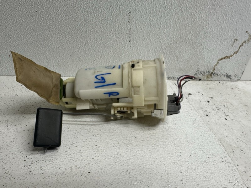 2009-2013 Toyota Corolla Fuel Pump w Sending Unit & Bracket
