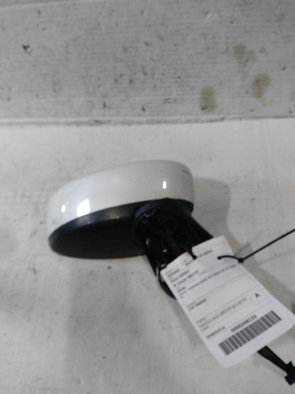 2015 Nissan Versa Right Door Mirror Assembly White OEM 590810 112K Miles