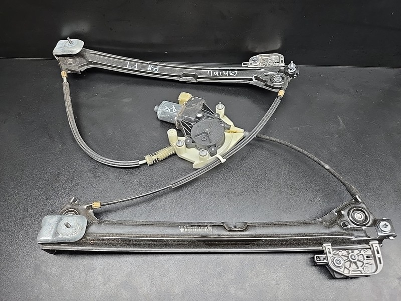 14-20 Maserati Ghibli Front Right Passenger Door Window Regulator W/ Motor OEM