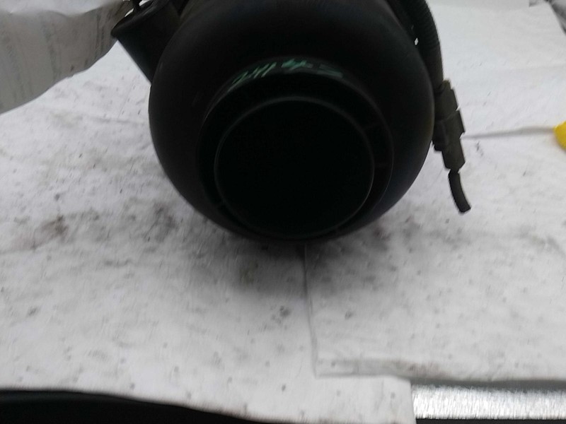 2001 Lincoln Navigator Air Cleaner Assembly OEM F65Z9600AA Black 165K Miles