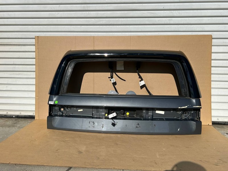 22-24 Rivian R1S Rear Tailgate Trunk Liftgate Assembly PT00557813-Aw/scratches