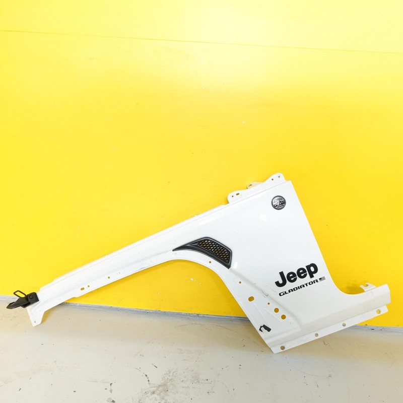 2020-2024 JEEP GLADIATOR Lh Fender Cover Panel White 68281943aa