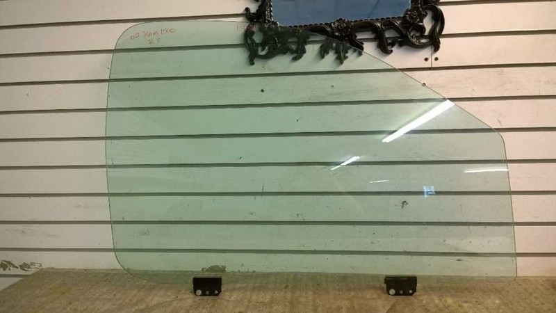 02 DODGE RAM 1500 PASSENGER RIGHT FRONT WINDOW DOOR GLASS OEM 1141-28