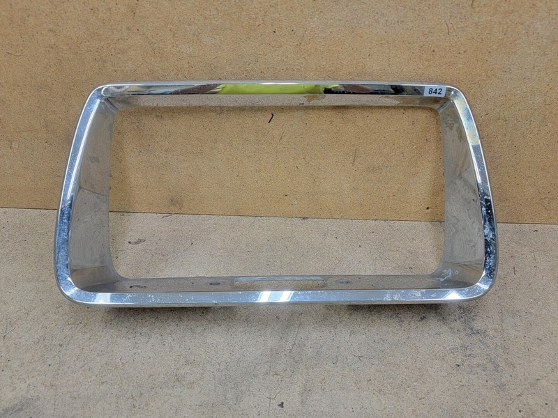 2008 - 2012 Chevrolet Malibu Rear Bumper License Molding 15831264 OEM *