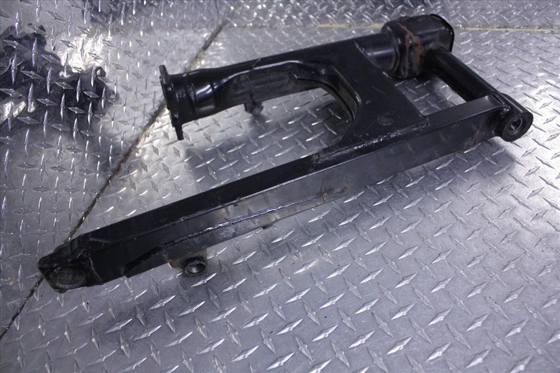 1985 HONDA GL 1200 L GOLD WING SWING ARM SWINGARM REAR SUSPENSION OEM GL1200 85