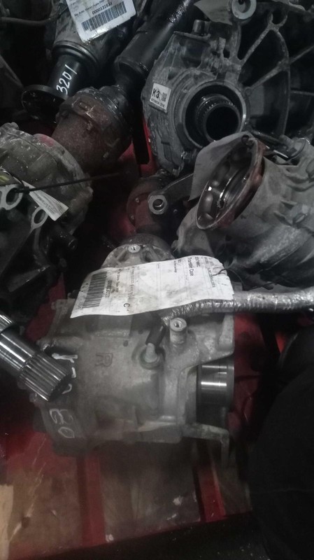 2017 Lincoln MKC Transfer Case Assembly OEM 584645 149K Miles Blue 4WD