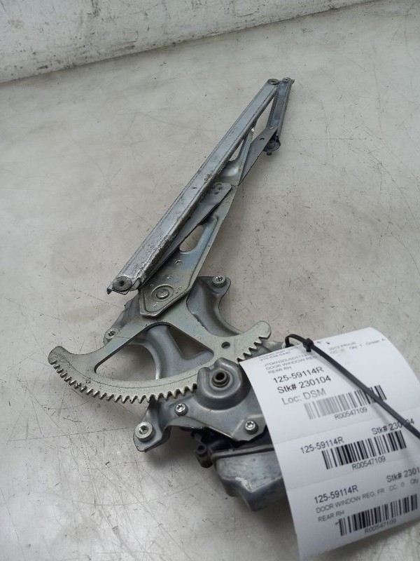 12-15 TOYOTA PRIUS TWO 1.8L FWD AT PASSENGER SIDE REAR WINDOW REGULATOR