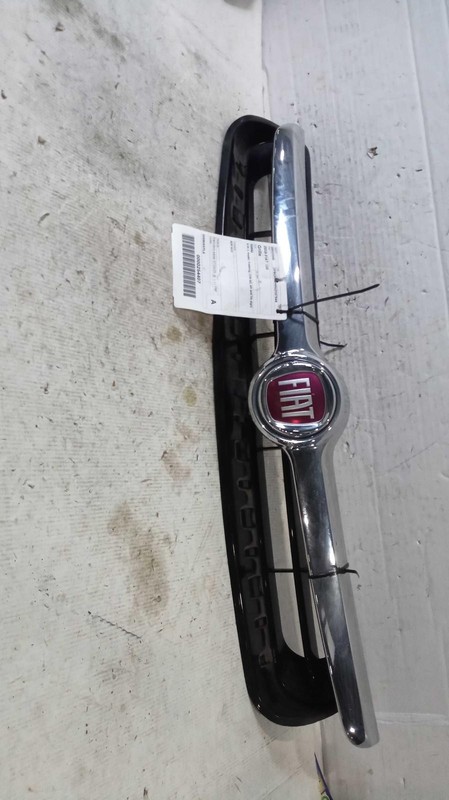 2016 FIAT 500 Grille OEM Black 4DR SUV Used 85K Miles Genuine Part NJ25-20046