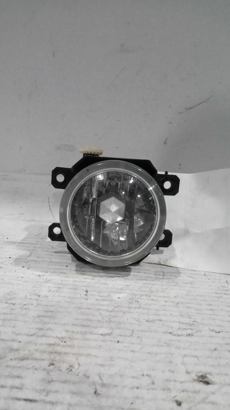 2018 Subaru XV Crosstrek Left Fog Light Assembly White 333983 Used 90k Miles