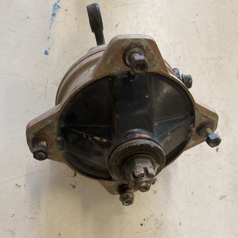 1986 YFM200 Moto-4 Front Left Side Wheel Hub Spindle And Brakes