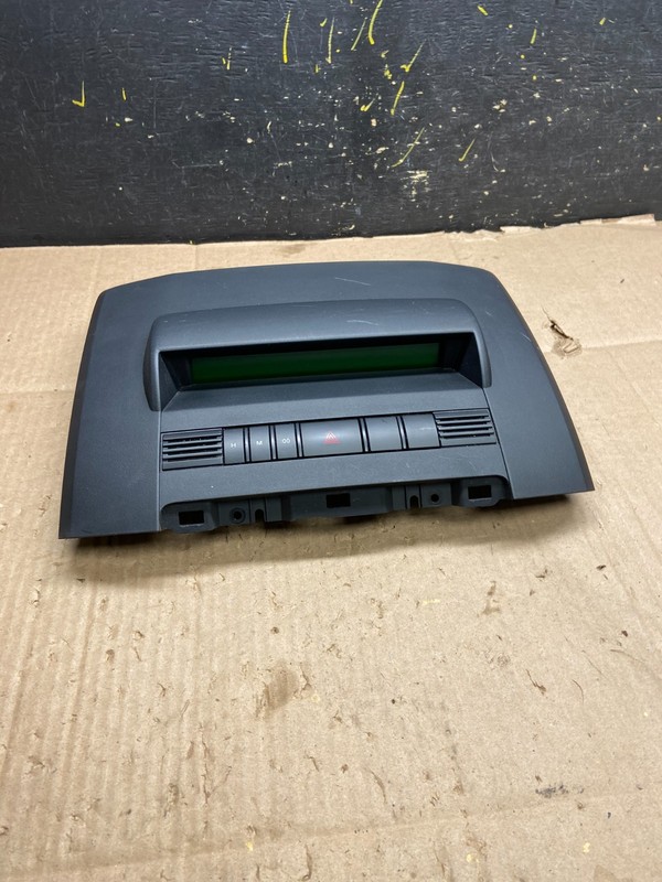 2008 2010 Mazda 5 Dash Audio Radio Clock Information Screen OEM y5230 DG
