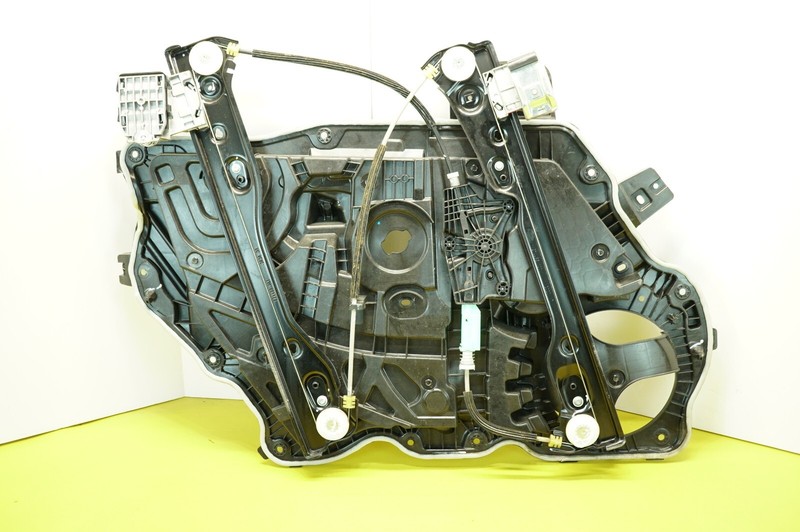 🔅2020-2023 TESLA Y OEM.WINDOW REGULATOR CLOSEOUT FRONT DOOR-RIGHT HAND 1526805