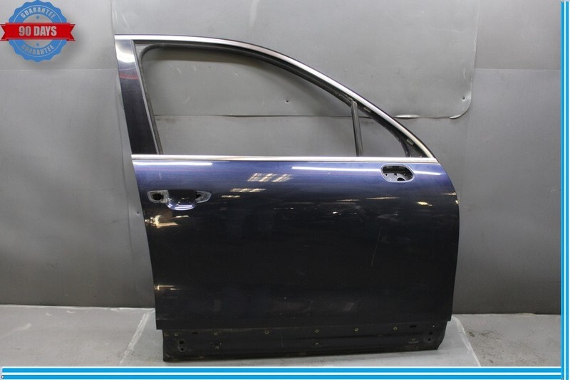 11-17 Volkswagen VW Touareg Front Right Passenger Side Exterior Door Shell Oem