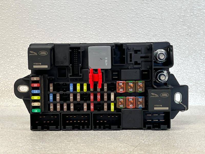 ⭐2014-2024 JAGUAR F-TYPE RIGHT PASS CABIN FUSE RELAY JUNCTION BOX OEM LOT2620