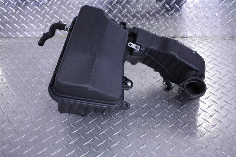 2008 SUZUKI AN 400 AIR INTAKE CLEANER BOX HOUSING ASSEMBLY OEM AN400 08