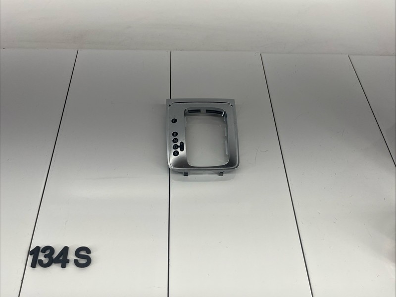 09-12 VOLKSWAGEN CC CENTER AUTOMATIC TRANSMISSION GEAR INDICATOR TRIM BEZEL OEM