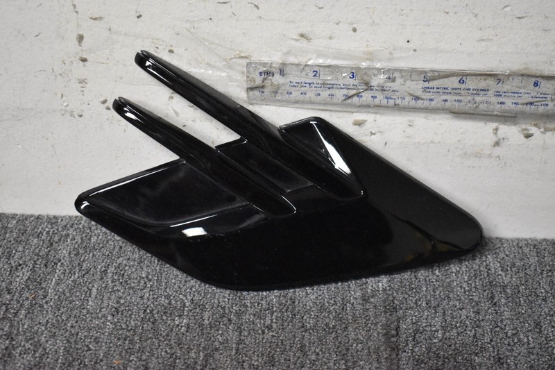LAND ROVER L494 FENDER VENT RIGHT SIDE FACTORY OEM