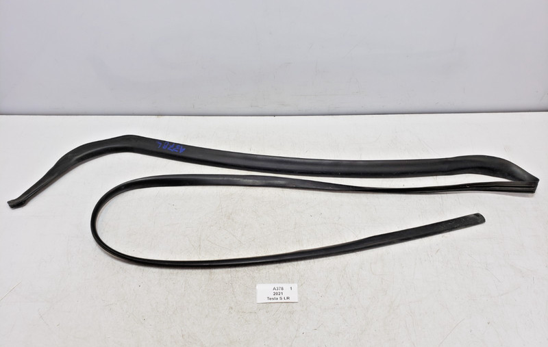 ✅ 2021-2025 OEM Tesla Model S Rear Left Driver Side Body Weatherstrip Seal