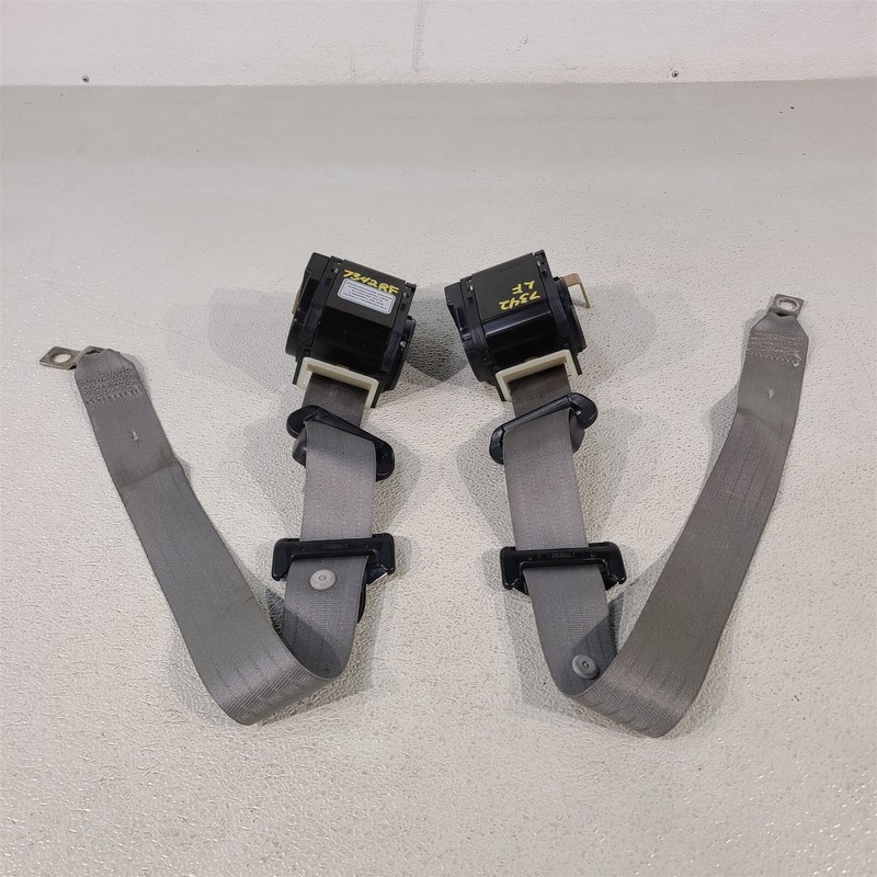1992 Ford Mustang Coupe Front Seat Belt Retractors Lh Rh Set Pair Aa7342