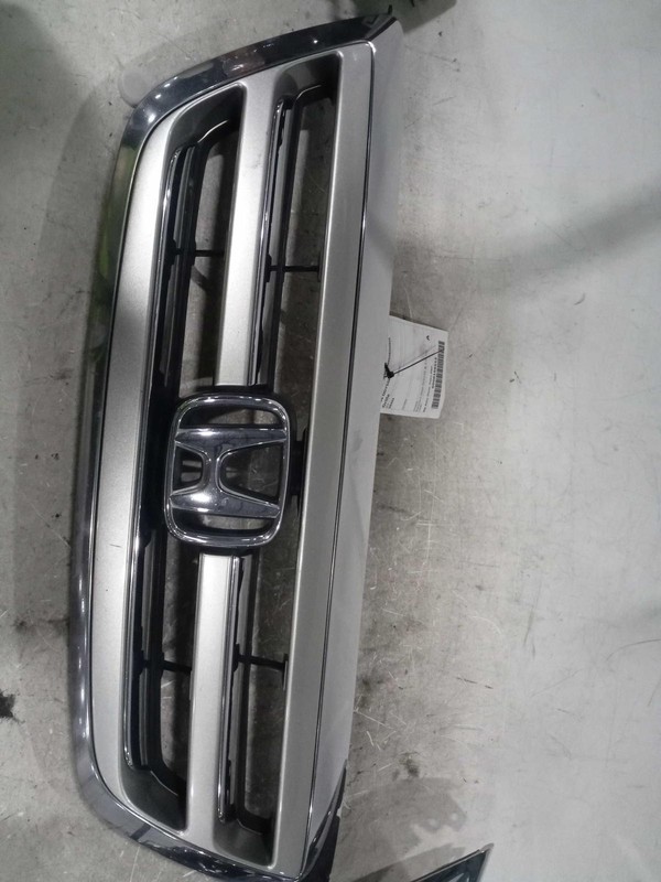 2006 Honda Odyssey OEM Front Grille 71121SHJA01ZC Used, Road Grime