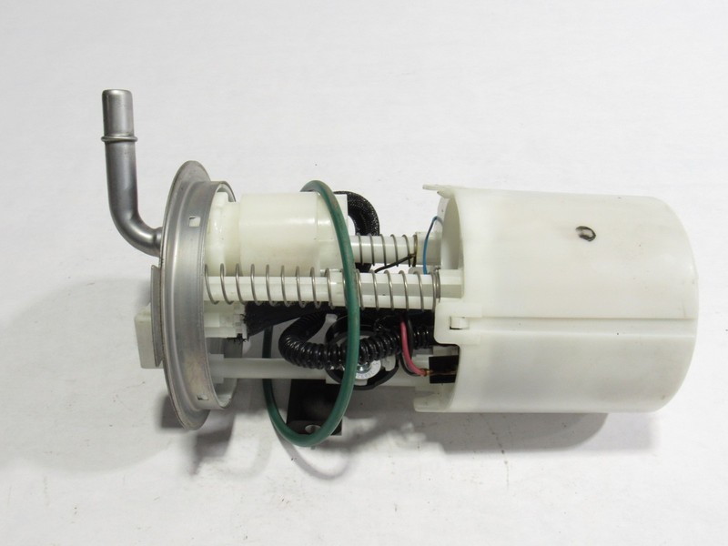 03-06 Chevrolet SSR LS 2005 6.0L Fuel Gas Pump Level Sending Unit ;:Y