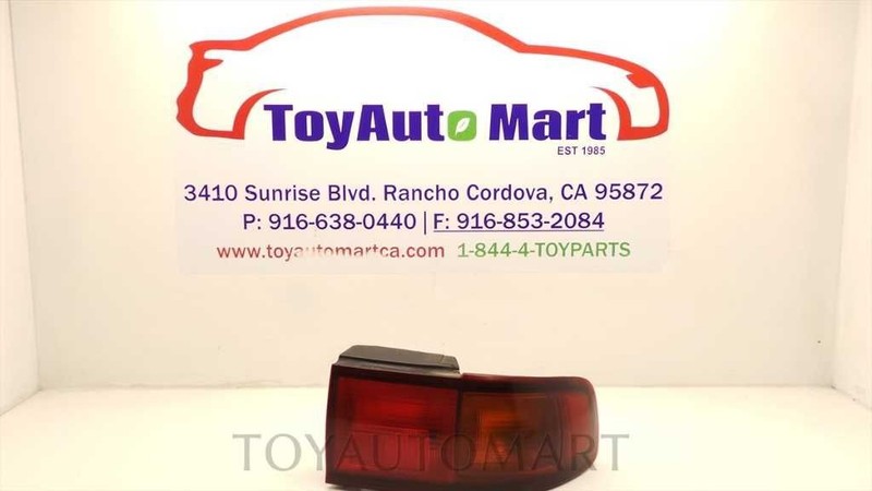 95-96 TOYOTA CAMRY PASSENGER SIDE REAR RIGHT TAIL LIGHT