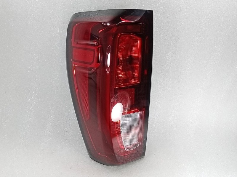 2024-2025 GMC Sierra 2500 3500 12450 LH taillight Incandescent SRW 85727853