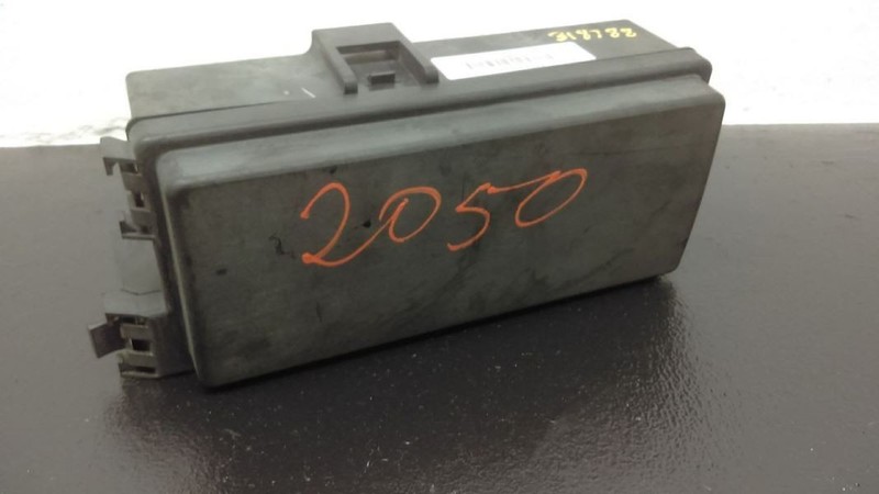04-06 Dodge Durango 5.7L 4x4 Engine Fuse Box OEM 56049295AJ