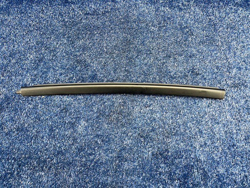 2016-19 Buick Cascada Front Left Door Outer Window Belt Molding Weatherstrip OEM