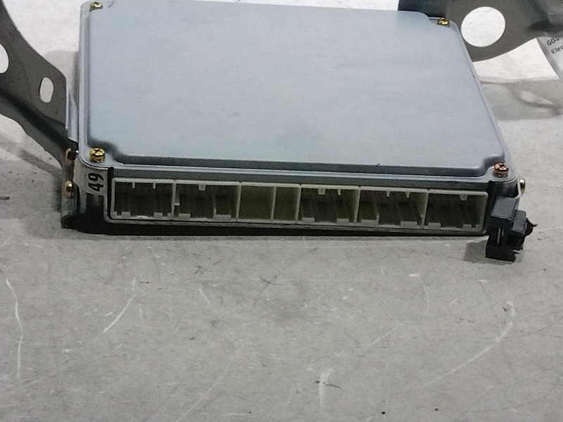 Used Engine Control Module (ECM) fits: 2004 Lexus ES330 Electronic Control Modul