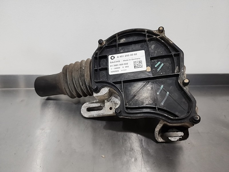 2008 - 15 SMART FORTWO TRANSMISSION CLUTCH SLAVE CYLINDER ID 451 250 00 62 AT