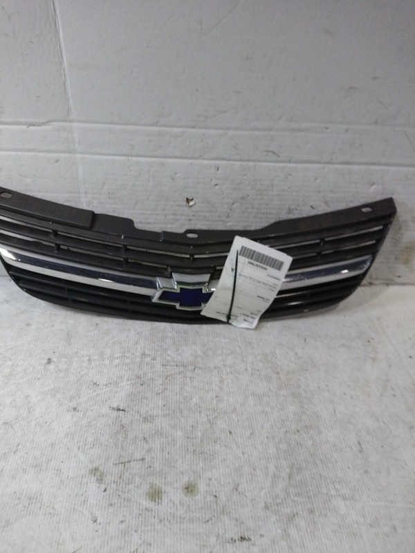 2001 Chevrolet Impala Grille Silver OEM Used 4DR Sedan 165K Mileage