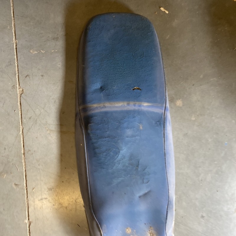 1990 KawasakiOEM Seat Foam & Base TS 650 Tandem Sport