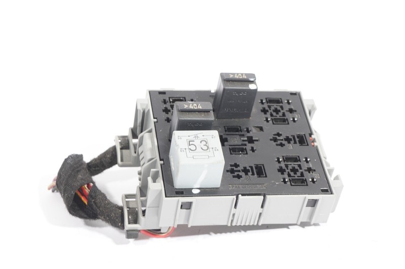 2004 - 2007 Volkswagen Touareg FRONT FUSE RELAY JUNCTION RELAY BOX OEM