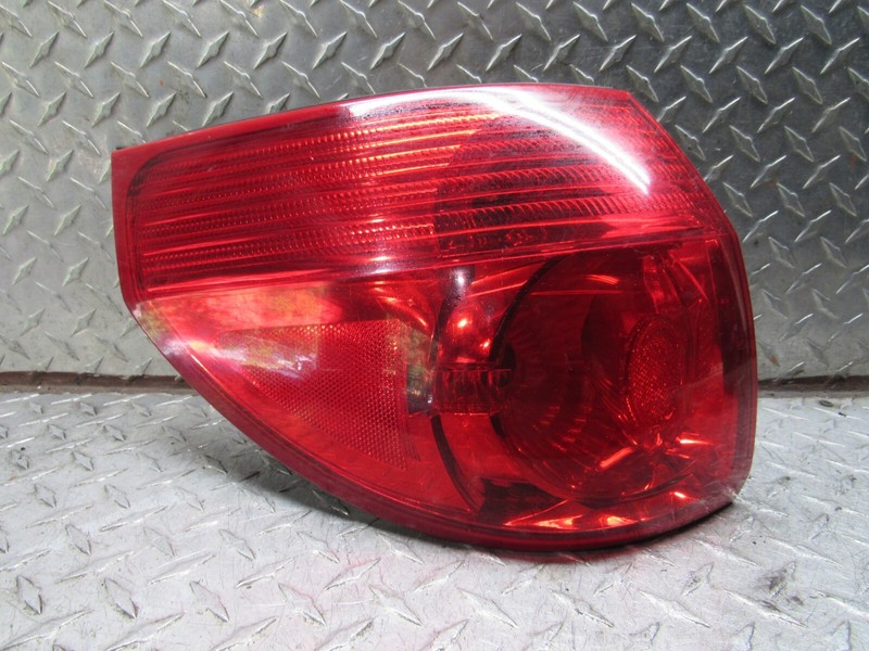 06 07 08 09 10 TOYOTA SIENNA LEFT DRIVER REAR QUARTER PANEL MOUNTED LAMP